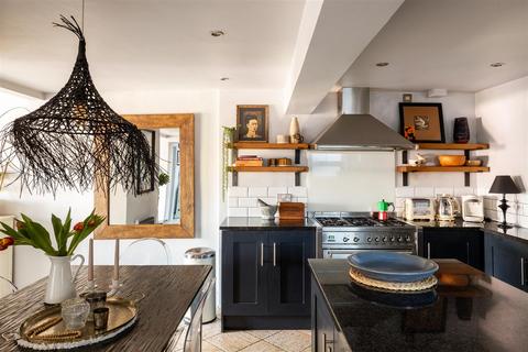 4 bedroom semi-detached house for sale, Earlswood Road, Redhill
