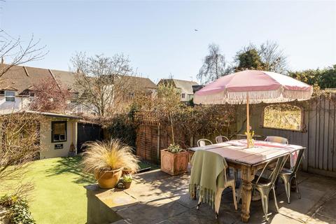 4 bedroom semi-detached house for sale, Earlswood Road, Redhill