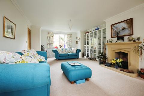 4 bedroom detached house for sale, Pinetum Close, Devizes