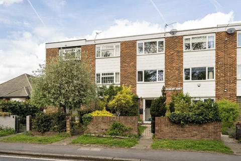 Fordbridge Road, Sunbury-On-Thames TW16