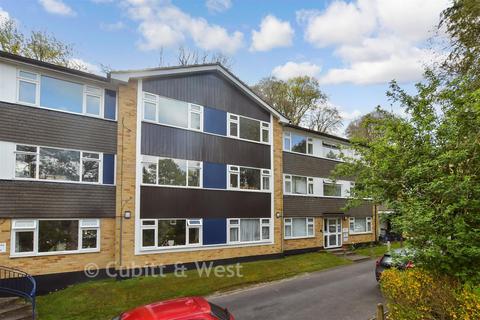2 bedroom flat for sale, Trenholme Court, Caterham CR3