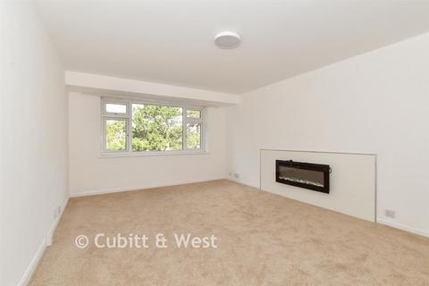 2 bedroom flat for sale, Trenholme Court, Caterham CR3