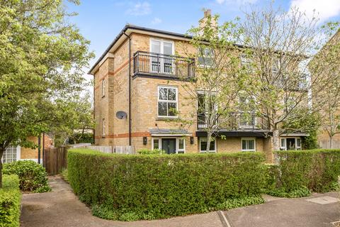Weston Drive, Caterham, CR3