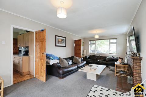 3 bedroom detached house for sale, Chenies Avenue, Little Chalfont, Buckinghamshire, HP6