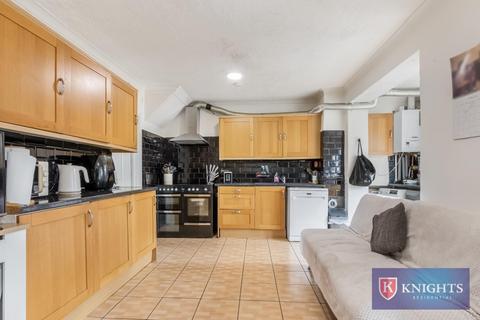 3 bedroom terraced house for sale, Canterbury Road, London, E10