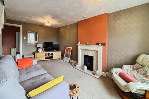 2 bedroom semi-detached house for sale, Eaglesfield Drive, Bradford BD6