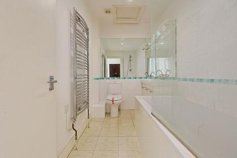 1 bedroom flat for sale, Battersea Park Road, London, SW11
