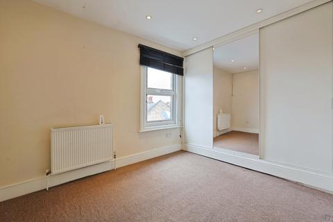 1 bedroom flat for sale, Battersea Park Road, London, SW11