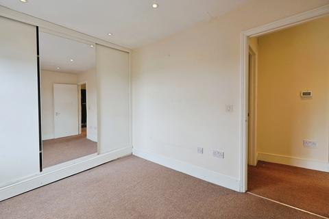 1 bedroom flat for sale, Battersea Park Road, London, SW11