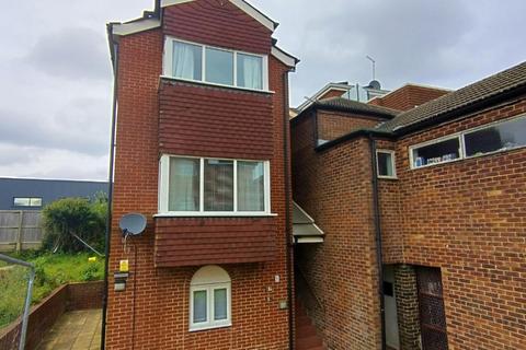 2 bedroom apartment to rent, Cox's Lane, Southampton