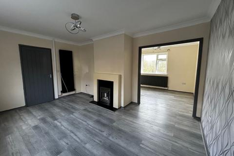 3 bedroom semi-detached house to rent, Heol Llethryd, Pontyberem