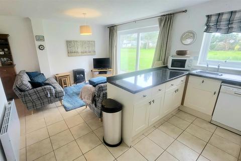 3 bedroom flat for sale, 24 Glan Gors, Harlech