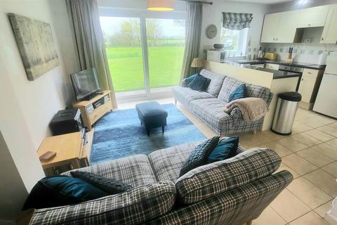 3 bedroom flat for sale, 24 Glan Gors, Harlech