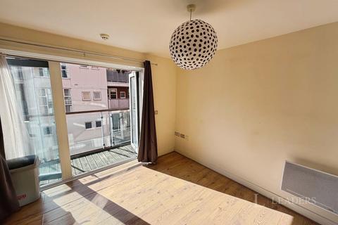 Studio to rent, Lower Canal Walk, Southampton, SO14