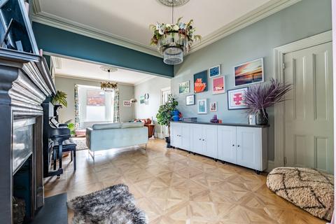 4 bedroom detached house for sale, Osborne Street, Burton-On-Trent, DE15