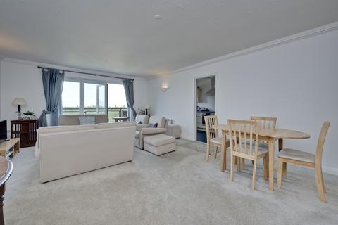 2 bedroom flat to rent, Farington Acres, Vale Road, Weybridge, Surrey, KT13