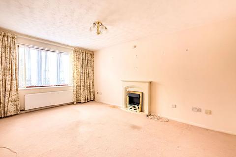 1 bedroom flat for sale, Lymington Road, New Milton BH25