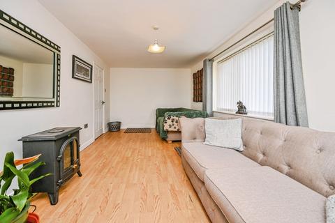 3 bedroom flat for sale, Simons Croft, Bootle, Merseyside, L30