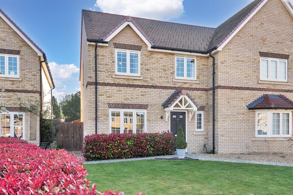 3 bedroom semi-detached house for sale