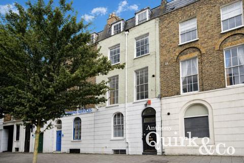 Studio to rent, Goswell Road, London, EC1V