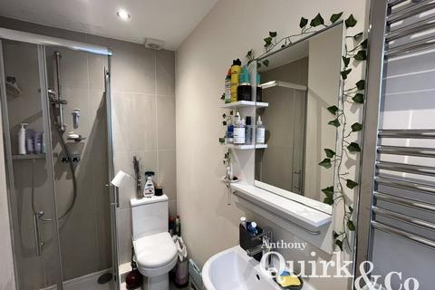 Studio to rent, Goswell Road, London, EC1V