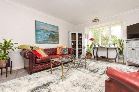 1 bedroom flat for sale, Reigate Hill, Reigate, Surrey