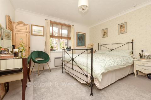 1 bedroom flat for sale, Reigate Hill, Reigate, Surrey