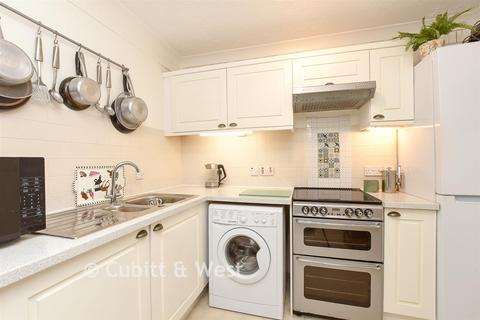 1 bedroom flat for sale, Reigate Hill, Reigate, Surrey