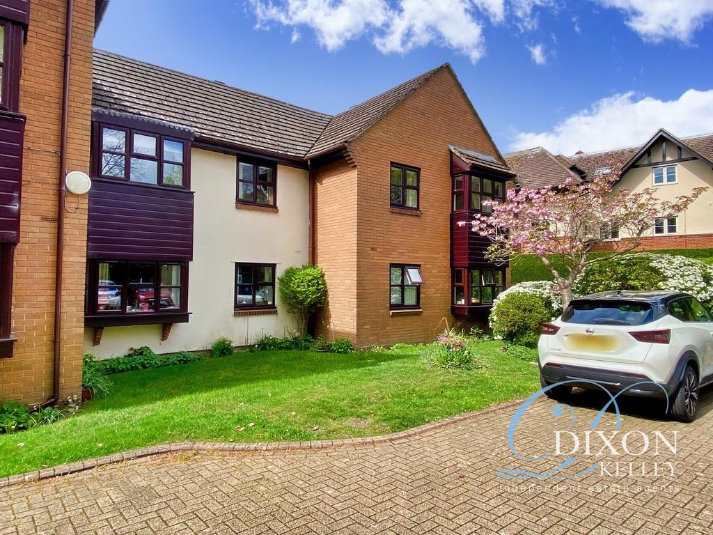 Berkeley Court, Moorside Road... 1 bed flat for sale - £70,000