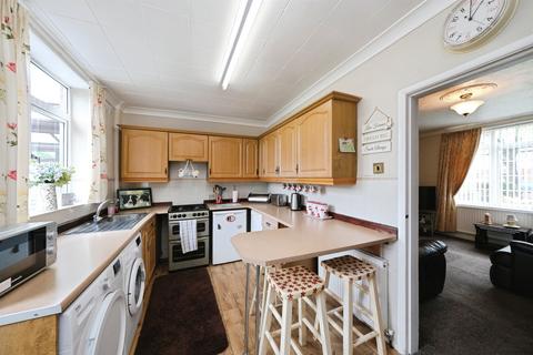 3 bedroom semi-detached house for sale, Kilton Hill, Worksop