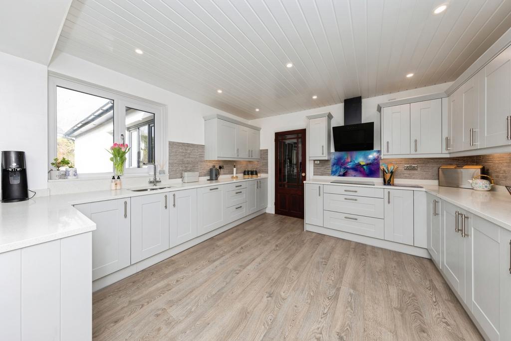 4 bedroom bungalow for sale