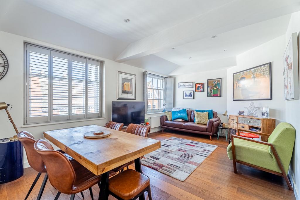 Chequer Court, St. Albans AL1 2 bed apartment for sale - £450,000