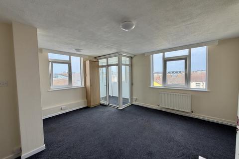 2 bedroom apartment for sale, Promenade, Blackpool FY1