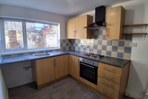 2 bedroom terraced house to rent, 16 Esk Street, Middlesbrough TS3