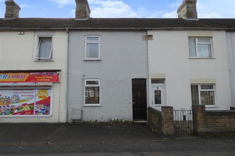 Terraced house - Mayors Walk, PETERBOROUGH