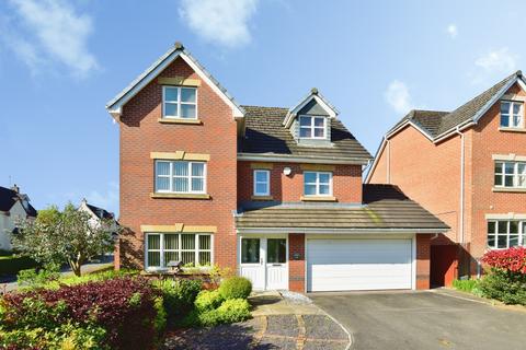 Detached house - Oakfield Close, Stoke-on-Trent, ST6