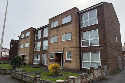 Flat - Hawes Side Lane, Blackpool FY4