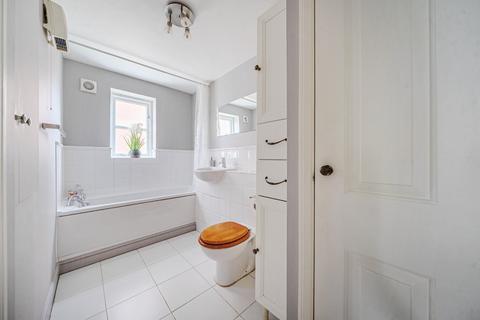 2 bedroom flat for sale, Thyme Close, Kidbrooke, London, SE3