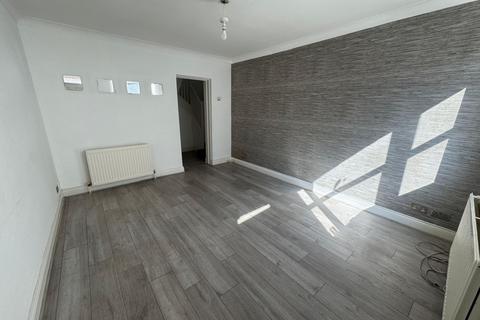 1 bedroom flat for sale, High Street, Gravesend, DA11