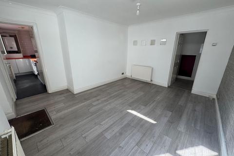 1 bedroom flat for sale, High Street, Gravesend, DA11