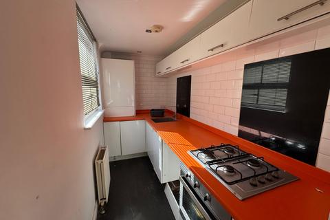 1 bedroom flat for sale, High Street, Gravesend, DA11