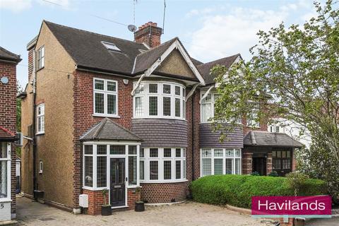 4 bedroom house for sale, Clarendon Way, London