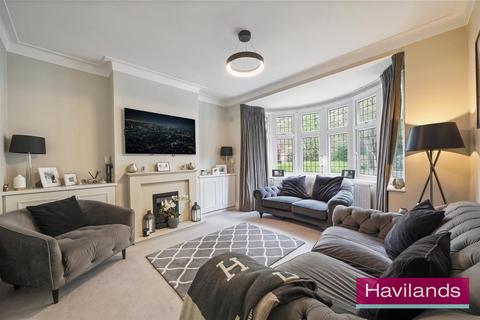 4 bedroom house for sale, Clarendon Way, London