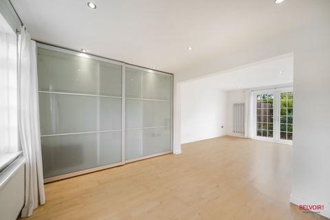 3 bedroom semi-detached house for sale, Halliwick Road, London, N10