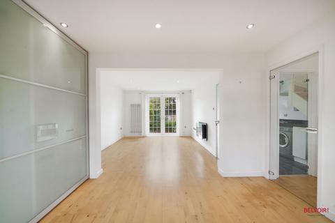 3 bedroom semi-detached house for sale, Halliwick Road, London, N10
