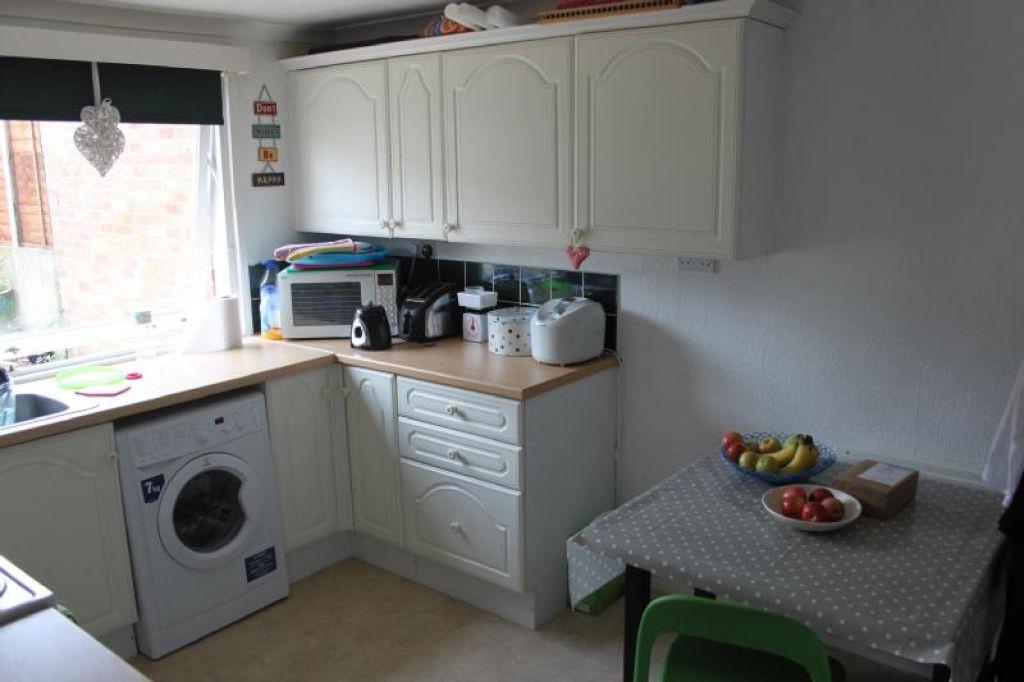 Little Breach, Chichester 3 bed terraced house £925 pcm (£213 pw)
