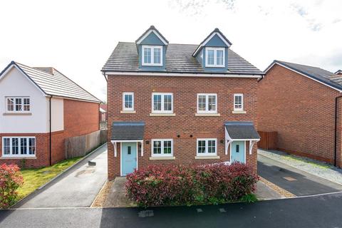 3 bedroom townhouse for sale, Lewis Crescent, Telford TF1