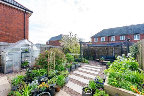 3 bedroom townhouse for sale, Lewis Crescent, Telford TF1