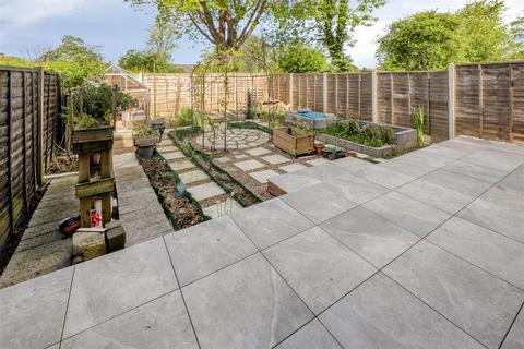 4 bedroom end of terrace house for sale, Lindsay Road, Worcester Park