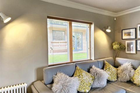 undefined, Peterborough Road, Wansford, Peterborough